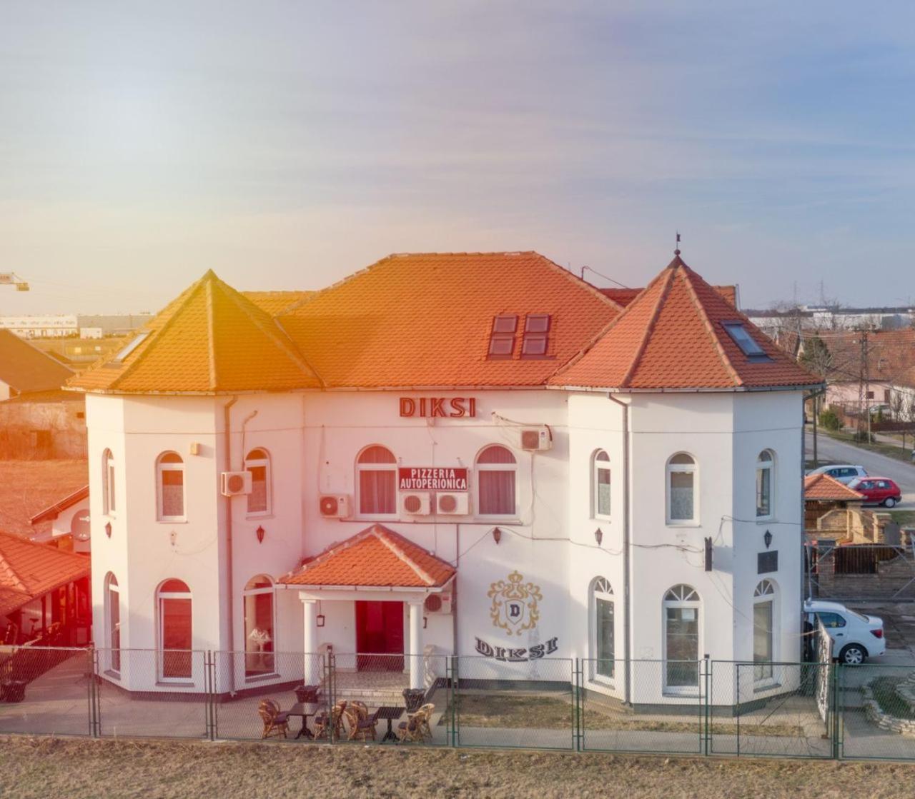 Apartmani Diksi Zrenjanin Exterior foto